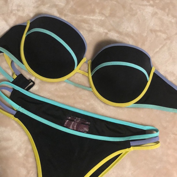 Victoria’s Secret colorblock bikini